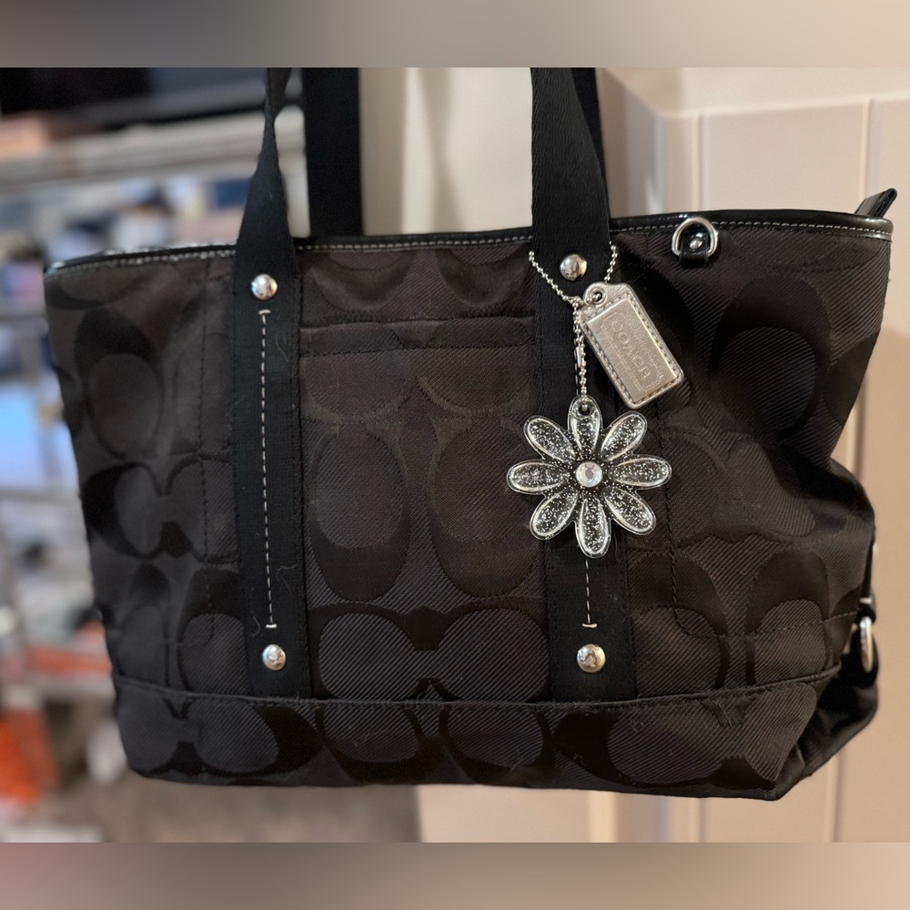 COACH Kyra Signature Black Daisy Charm Purse Handbag #F18844